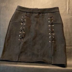 Black mini side tie-up skirt